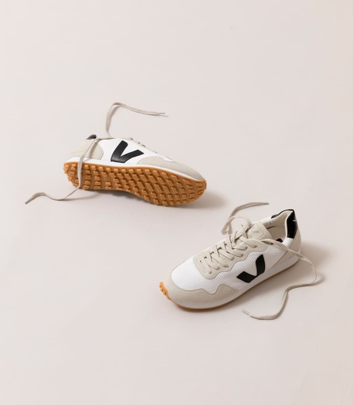 Veja Rec Alveomesh White Black Natural Premium Ireland